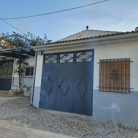 Cortijo Rural El Salado بيت للعطل